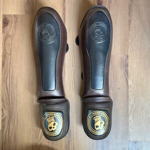 Muay Thai Full Grain Leather Shin Guards – Size L, Excellent Condition